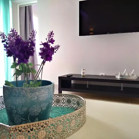 Luxury Renevapartment Island Village 아데제