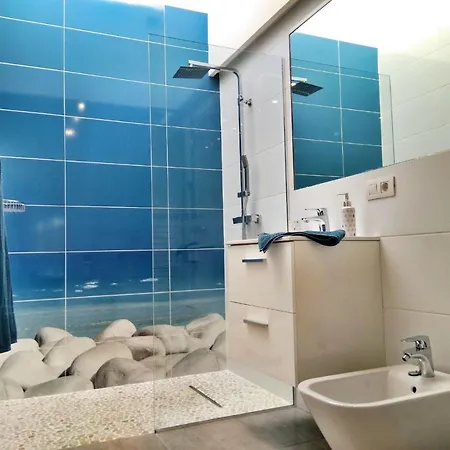Luxury Renevapartment Island Village 아데제
