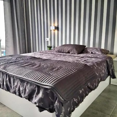 Luxury Renevapartment Island Village Apartamento