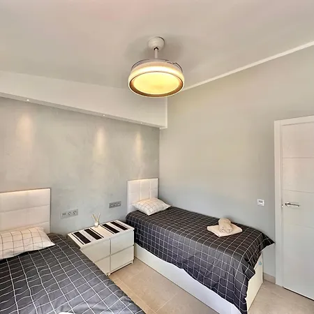 Luxury Renevapartment Island Village Apartamento *
